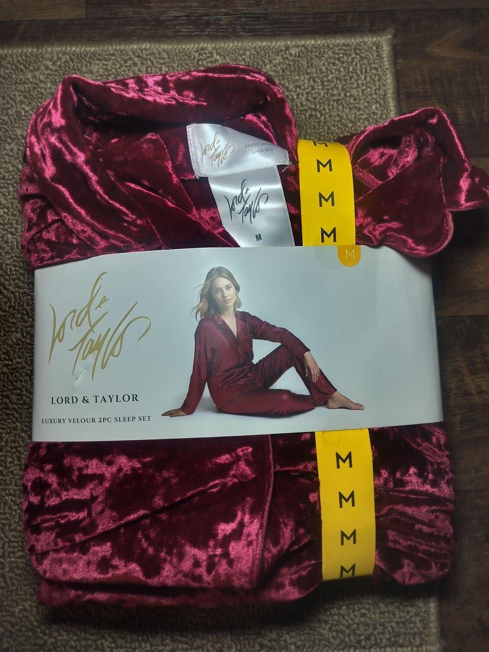 Lord & Taylor Women's Luxury Velour 2-Piece Sleep Set - Burgundy